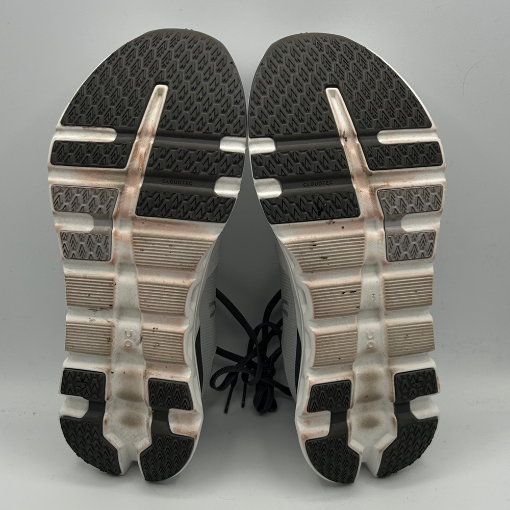 On Running Cloudstratus women’s 9 White and Gray Shoes S22 - Picture 7 of 8